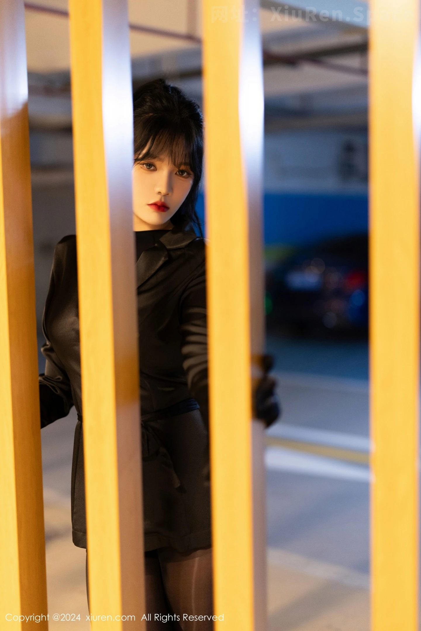 图片[6]-[XiuRen秀人网] VOL.9275 模特娜比黑色外套配黑长靴露超薄连体黑丝秀凹凸身材诱惑写真90P-秀人网官方网站